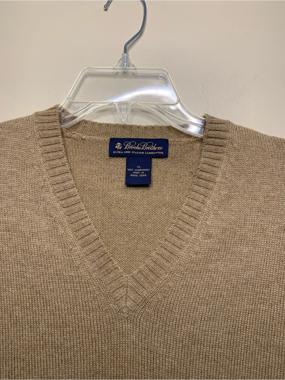Brooks Brothers men’s V-neck camel/tan Lambswool sweater Size XL - Picture 3 of 12